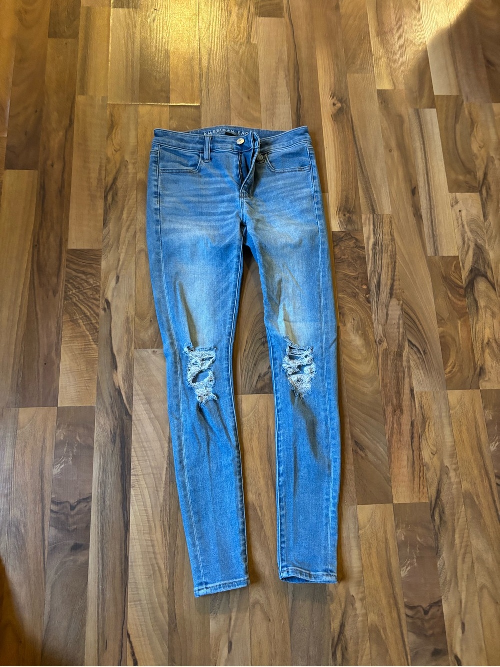 American Eagle Outfitters Medium Blue Distressed Skinny Jeans